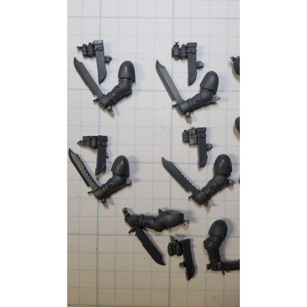 Warhammer 40k Space Marine Bits Primaris Reiver Combat Blades Bolt Pistol S10 - Picture 2 of 5